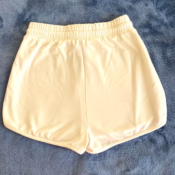 Shein white women shorts 🩳 size small - Picture 2 of 5